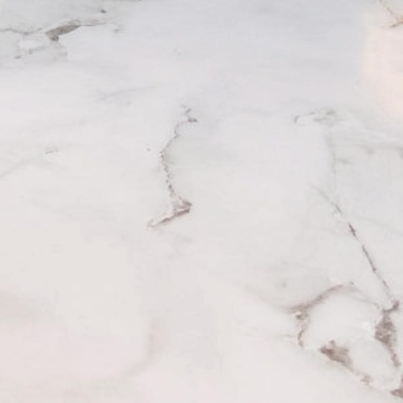 Meet your Posher, Vanessa - Picture 1 of 1